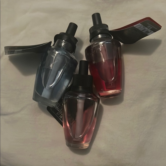 Bath and Body Holiday Wallflower Holiday Scents UNUSED - Picture 2 of 3